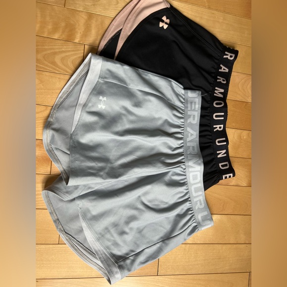 Under armour shorts, size extra small ( grey and black/pink) - Picture 1 of 3